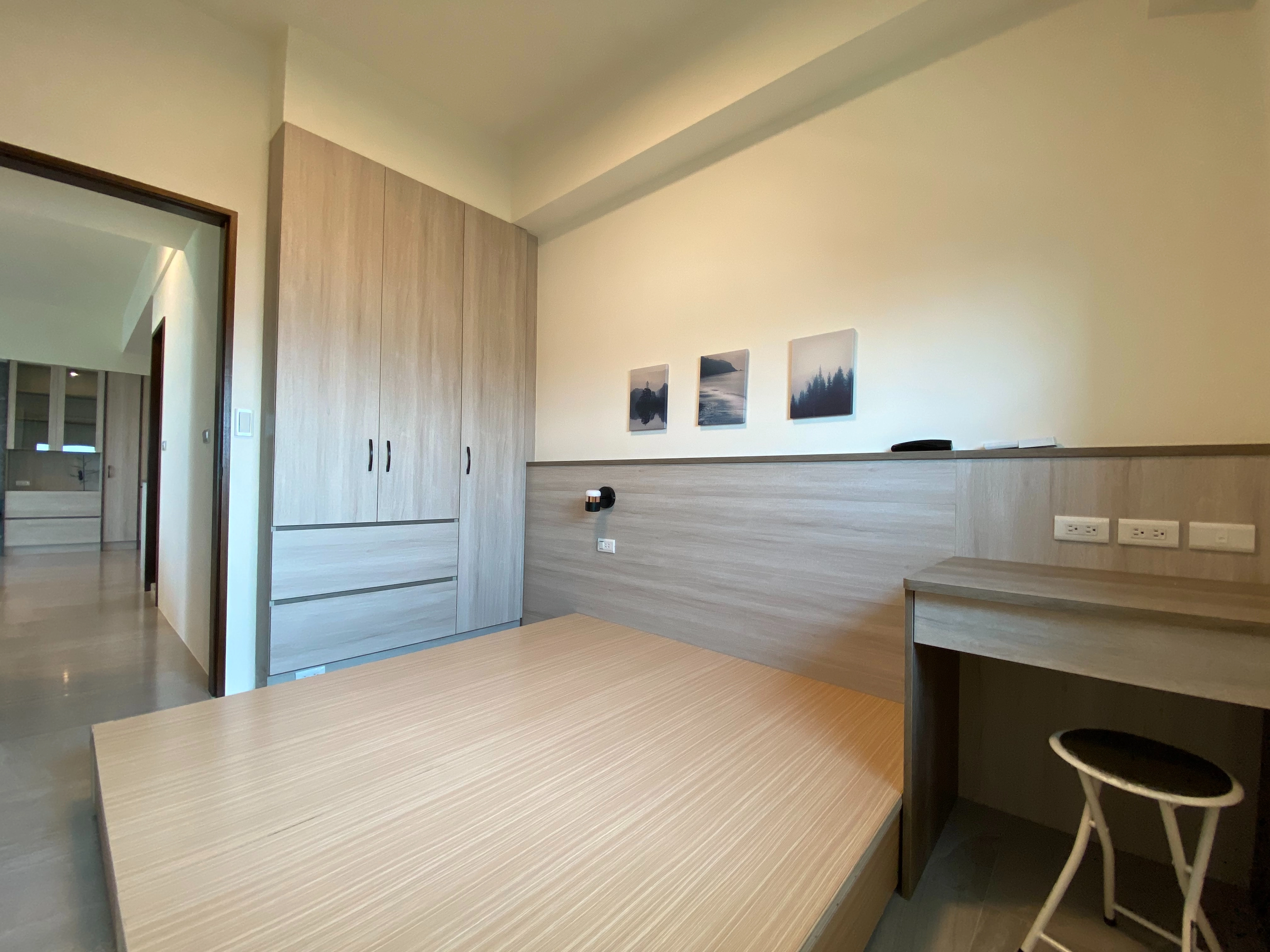 永康山見晴鄰近南紡購物中心與平實重劃區，坐擁都會商圈與綠帶。